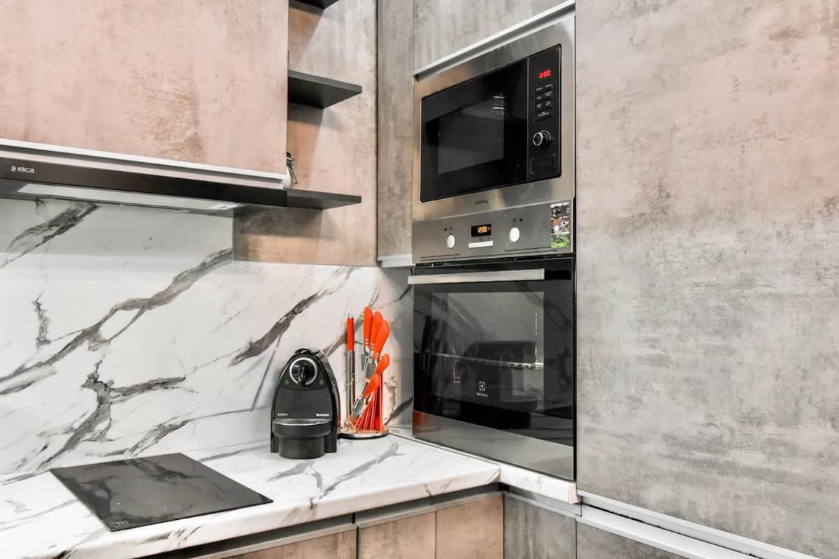 Apartament Compact For Digital Nomads, Fast Wifi, Ac *