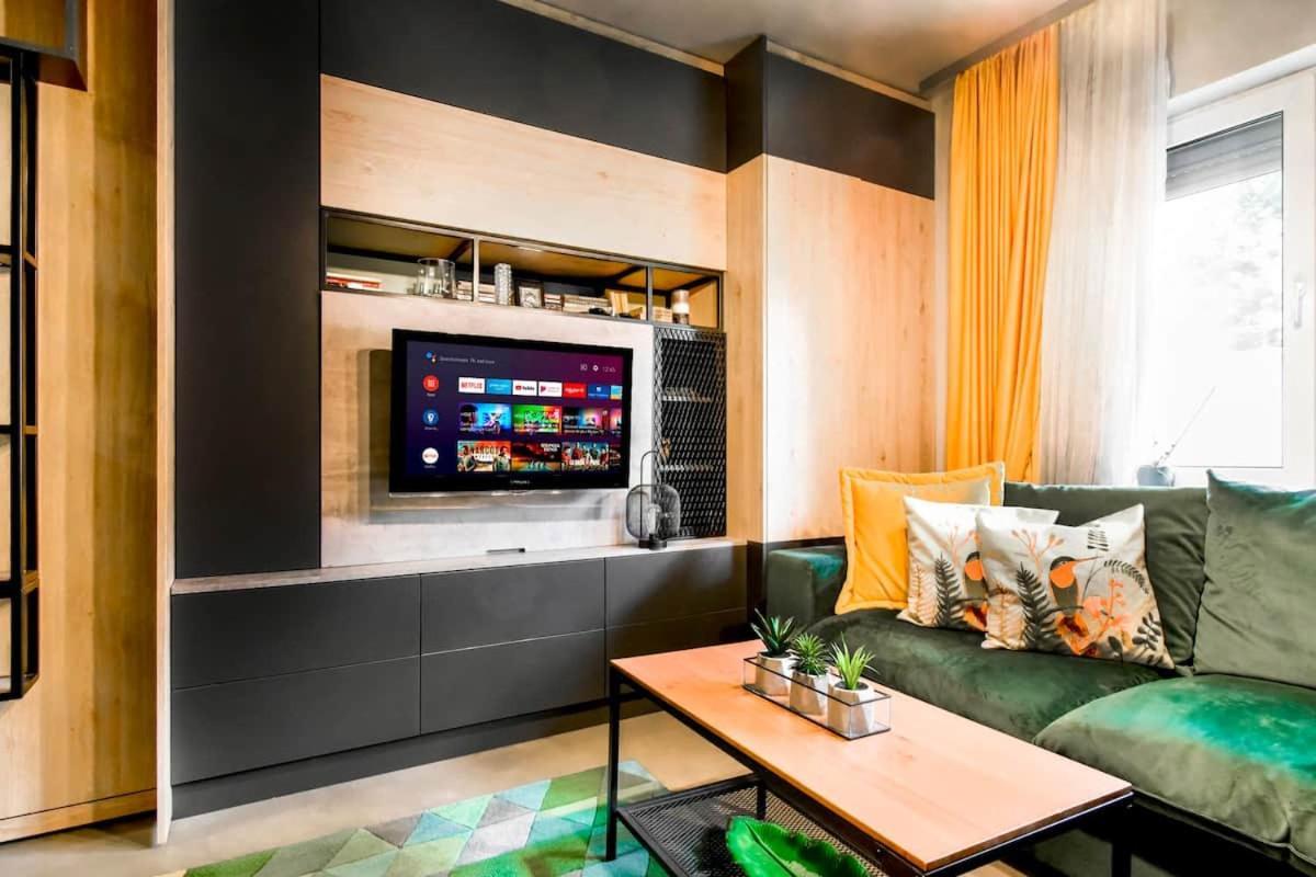 Apartament Compact For Digital Nomads, Fast Wifi, Ac