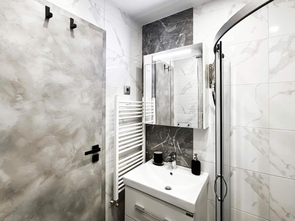 Compact For Digital Nomads, Fast Wifi, Ac Apartament *