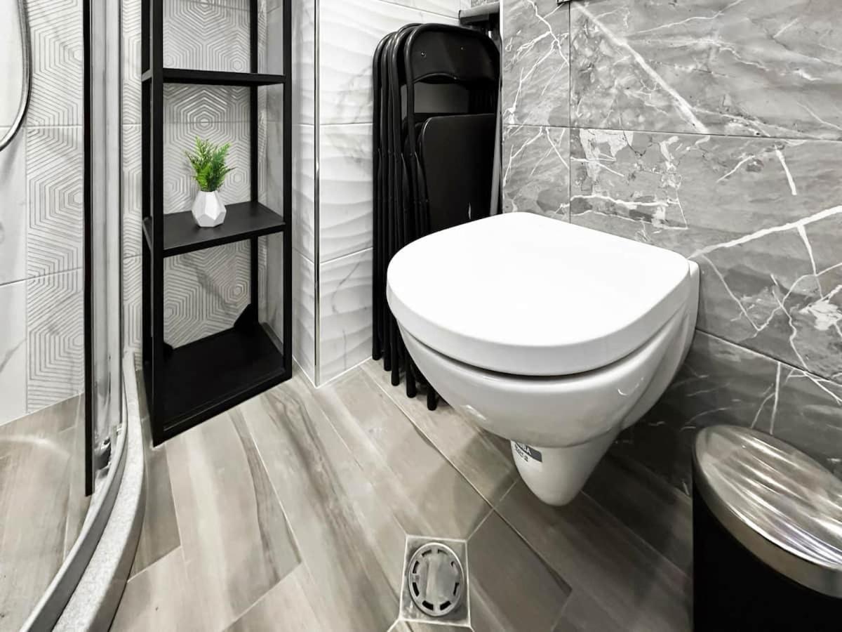 Apartament Compact For Digital Nomads, Fast Wifi, Ac